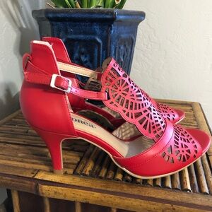 Andrea Women Peep Toe Ankle Strap Heel Sandals Red Size 8